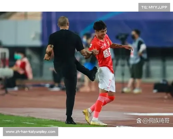 河北球员集体讨薪呼声高涨期待尽快解决工资拖欠问题 河北球员集体讨薪呼声高涨期待尽快解决工资拖欠问题